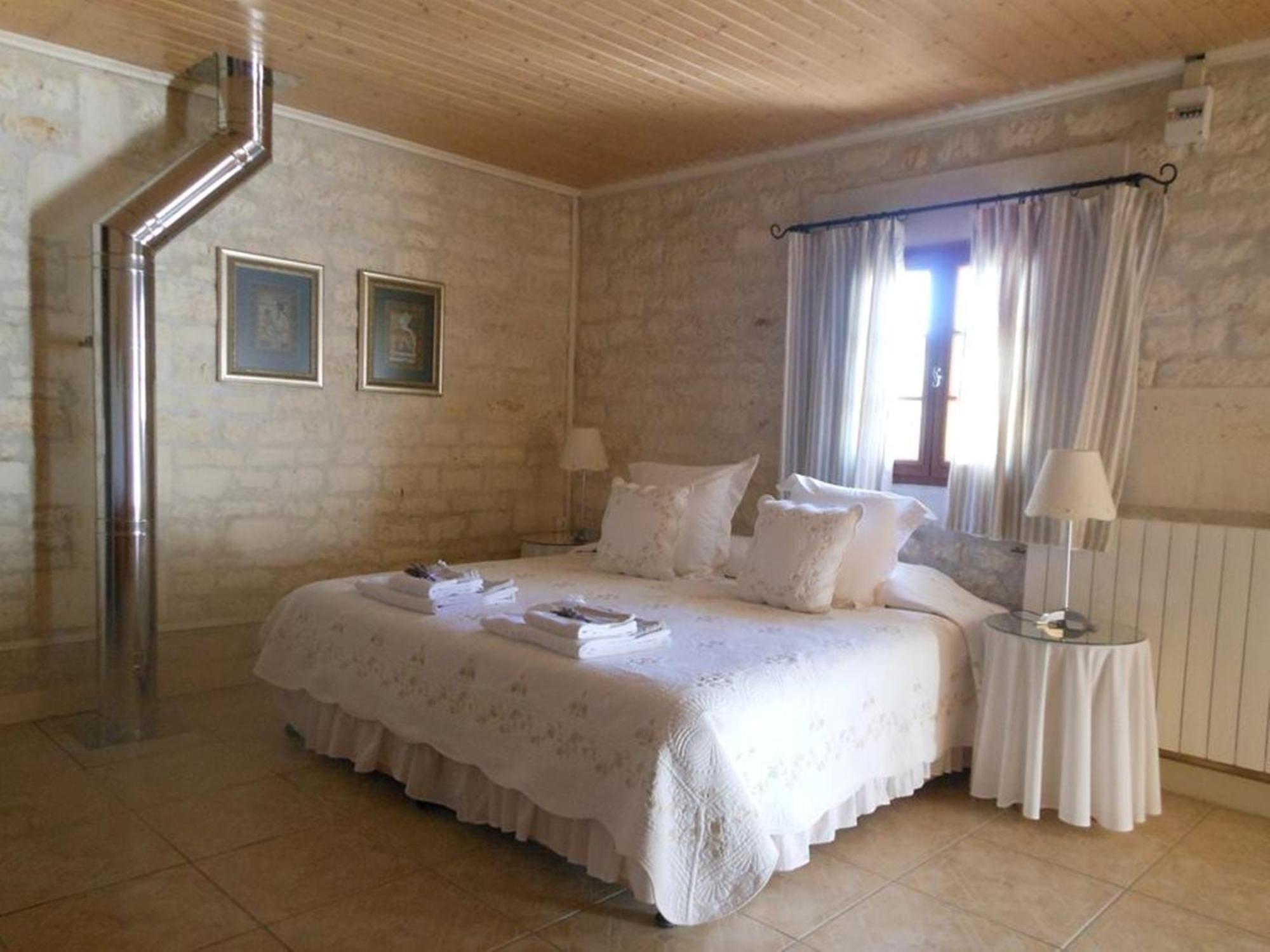 La Cour Des Cloches Bed & Breakfast Mainxe Luaran gambar