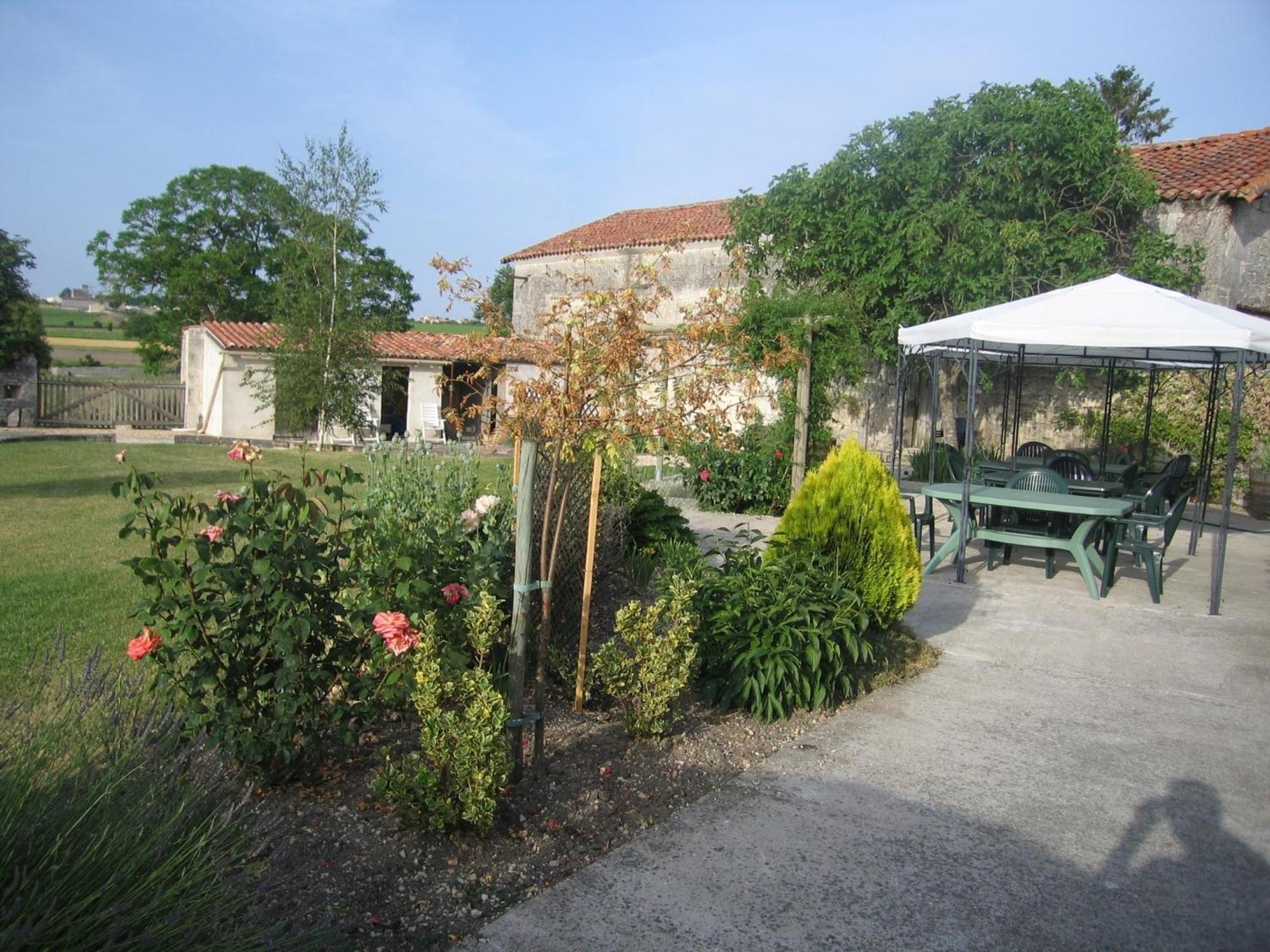 La Cour Des Cloches Bed & Breakfast Mainxe Luaran gambar